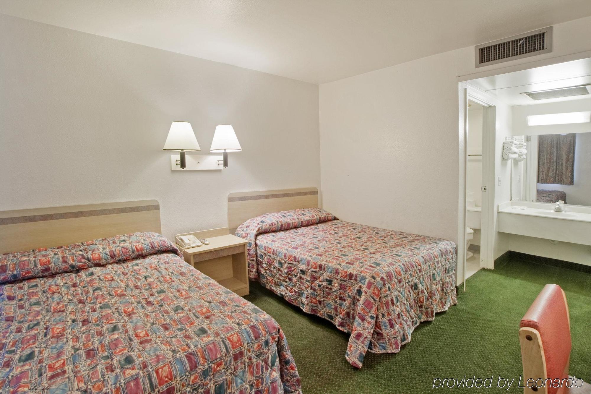 Travel Inn Шаронвілл Номер фото